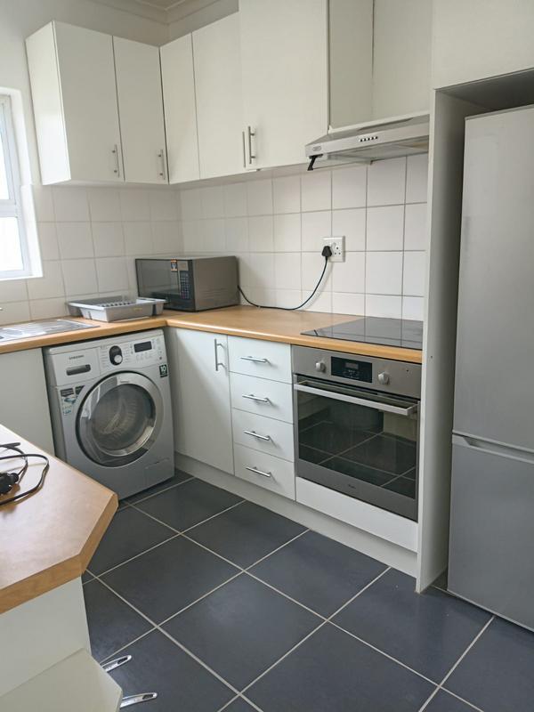 To Let 2 Bedroom Property for Rent in Vredehoek Western Cape